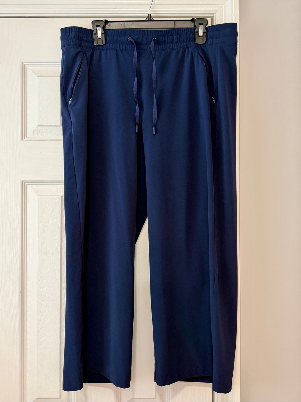 Eddie Bauer Deep Navy Drawstring Elastic Waist Capri Sleek Pants